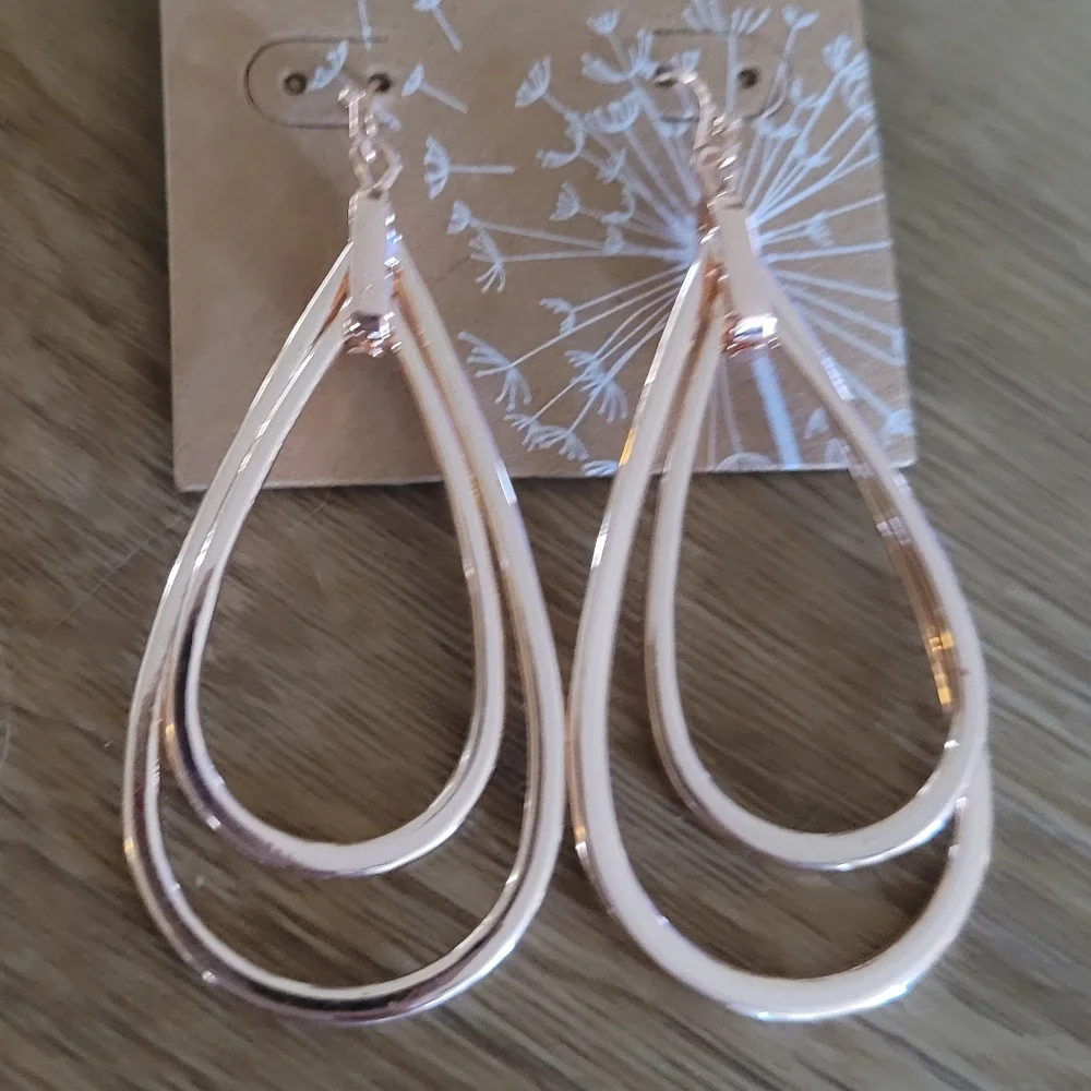Cracker Barrel Hanging‎ Earrings Jewelry Rose Gold Tone NEW